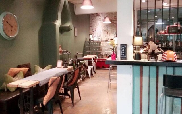 Hipstel hostel&bistro