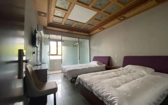 Laolvguan Hostel