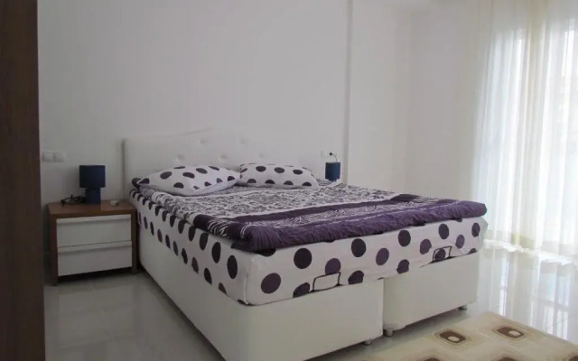 Side Aquamare Residence