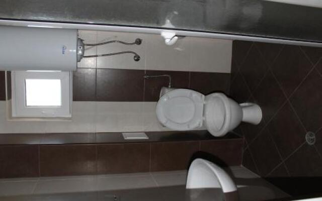 Fits Guest House