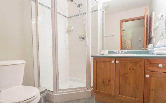Bright & Spacious 2 Bedroom Situated in Blueberry Hills