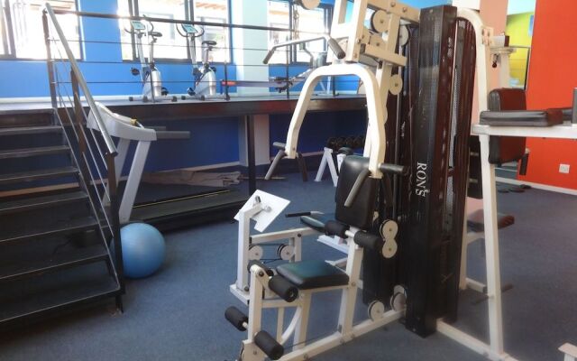 Trendy 1-BR City Center Apt