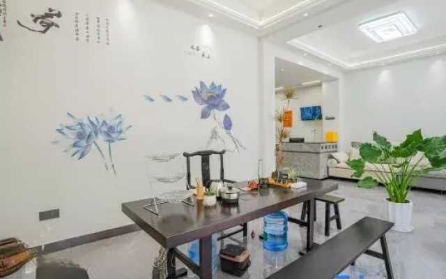 My Boyfriend's B&B near Changshui International Airport.