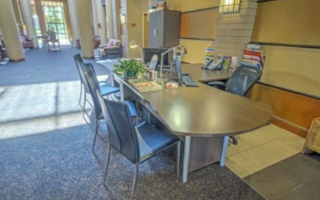 Private One Bedroom Condo on Golf Course, free parking