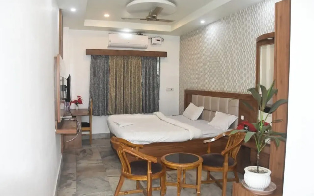Hotel Ganga Vatika By GRB