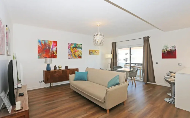 B61 - Carnation Sun Apartment in Lagos