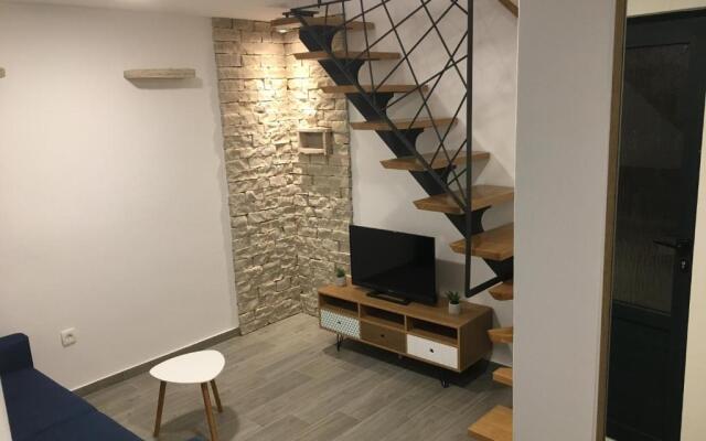 Paradise Stone Apartments