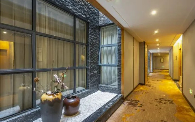 Midor Hotel (Honggutan Wanda Plaza)