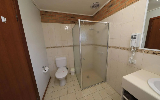 Quays Motel San Remo