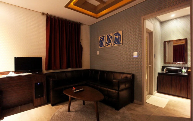 Yeongdeungpo Jardin Hotel