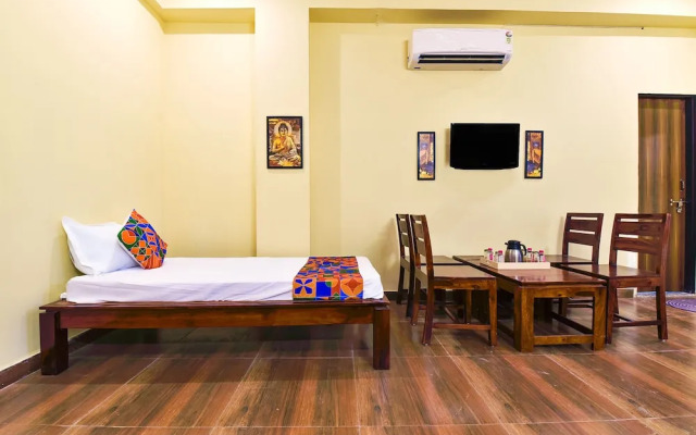 Fabhotel Golden Manor Inn