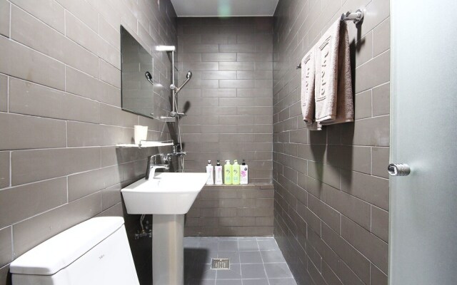 Jeonju Gosa Yaja Hanokmaeul