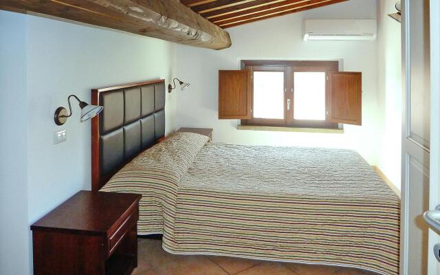 Apartment in VADA with garden furniture