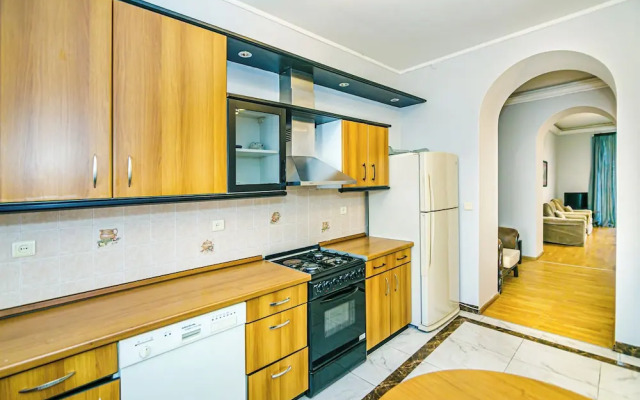 Azneft Garden Apartment