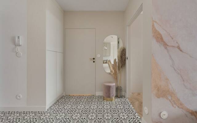 Krakowska Apartment by Renters Prestige