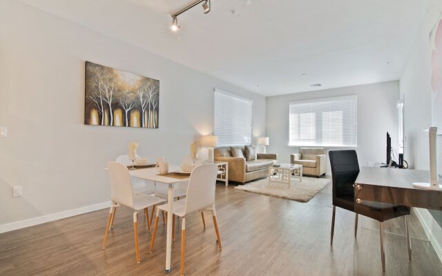 Global Luxury Suites in Menlo Park