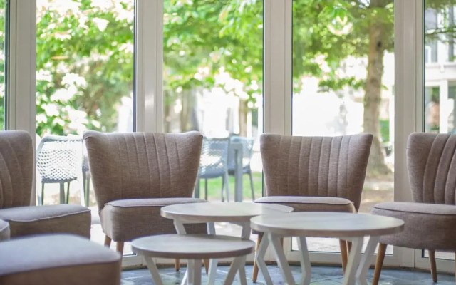 Restyled House with 5 Bathrooms near Vrachelse Heide