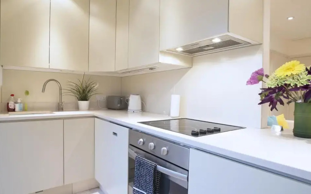 2-bedroom Notting Hill Apartment With Terrace, London
