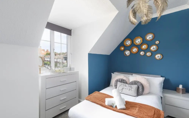 Immaculate 2-bed Apartment in Hove