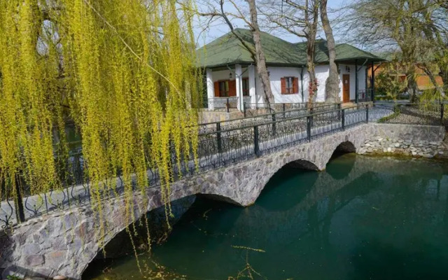 River Inn Hotel