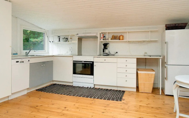 6 Person Holiday Home in Follenslev