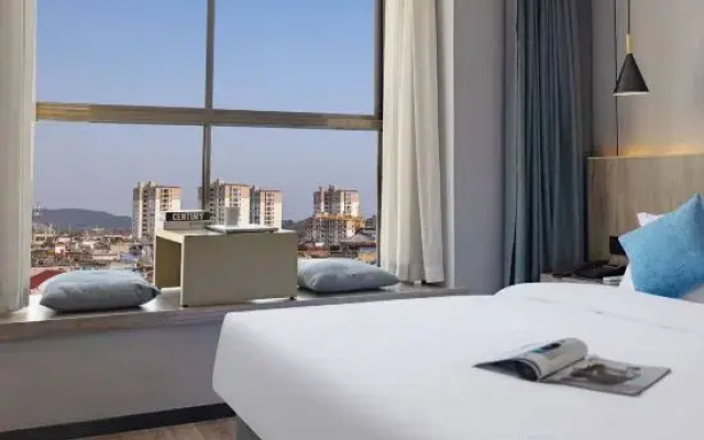 Pingtan Yanyu Hotel (Pingtan Longfengtou Seashore Resort)