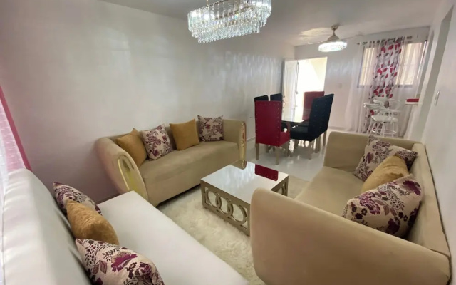 9DR 3-bedroom Apartment Near Monumental Area