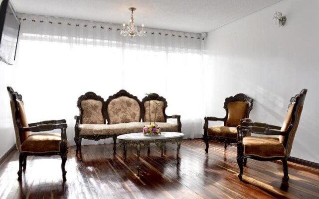 CM House - Hotel Moreno