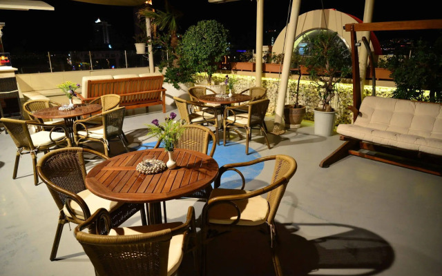 May Park Hotel