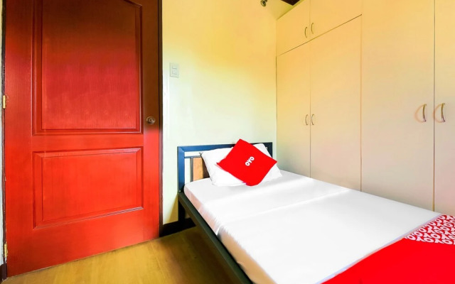 OYO 794 Regatta Residences