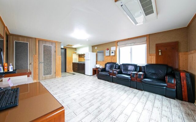 Yeosu The King Pension