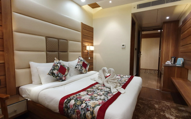 Hotel Makhan Residency