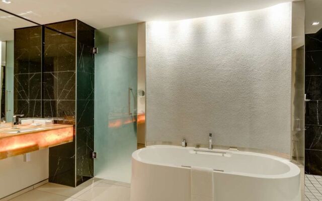 African Pride 15 On Orange Hotel