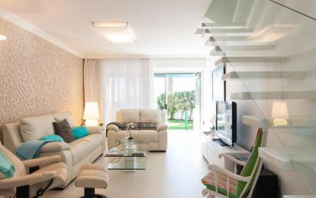 Beachfront Apartment Las Burras MRA 02