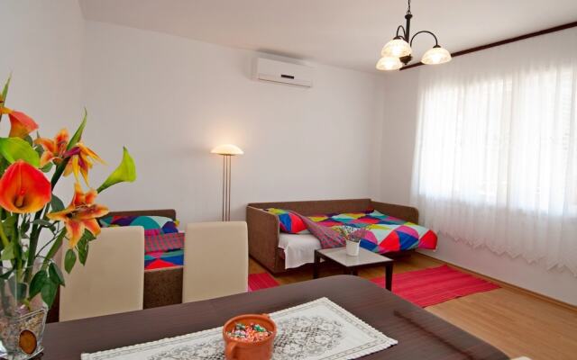 House Mirella