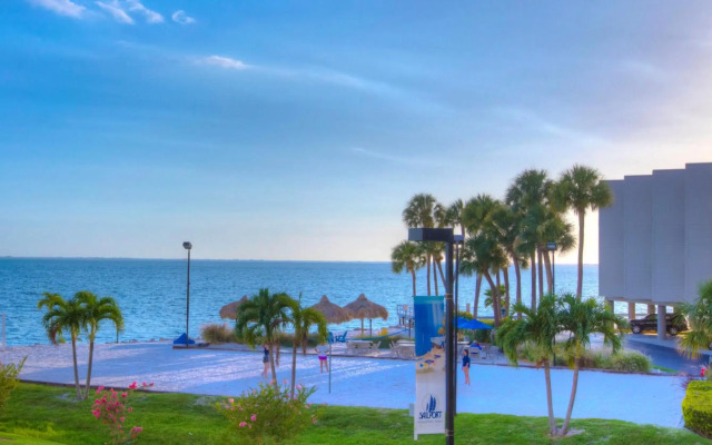 Sailport Waterfront Suites