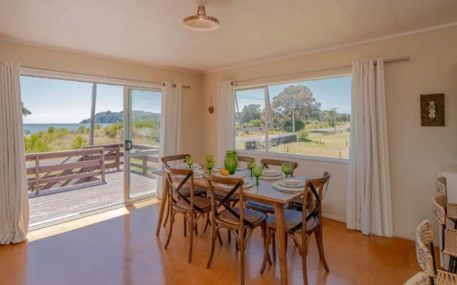 Over the Dunes - Cooks Beach Holiday Home