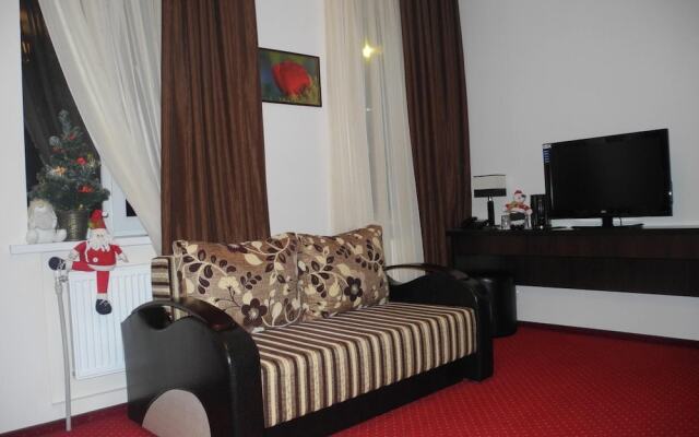 Hotel 12