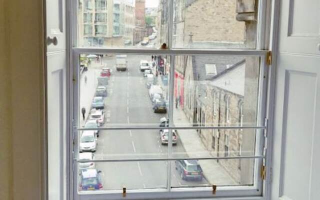 Edinburgh Chic Suite by Castle Terrace