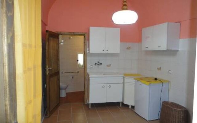 Apulia Hotels Castel del Monte