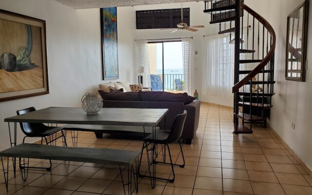 Prime 2 Bedroom Beachfront Penthouse w Sofa Bed and Open Terrace Cb250