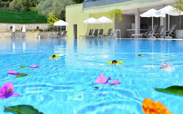 Peninsula Pineclub Boutique Hotel