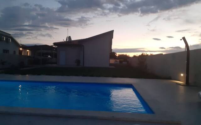 Serene Holiday Home in Novigrad with Private Pool