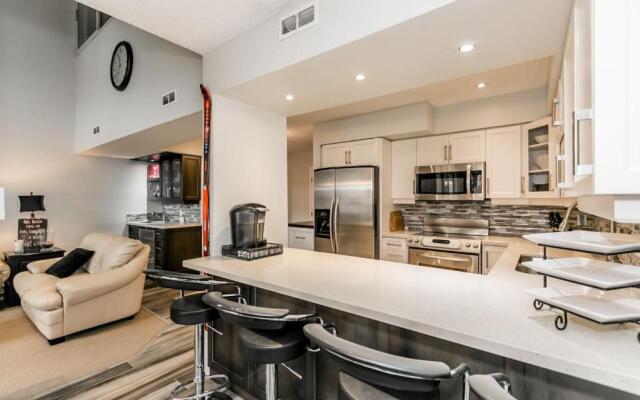Blue Mountain, 3 Bedroom, Slopeside, Chateau Ridge 212
