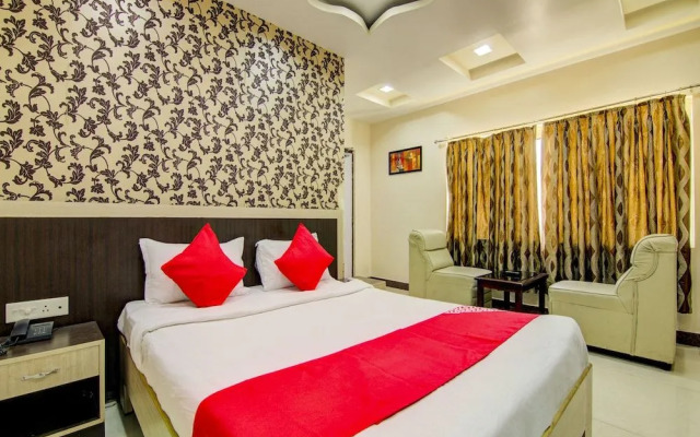OYO 13584 Hotel Ruchi