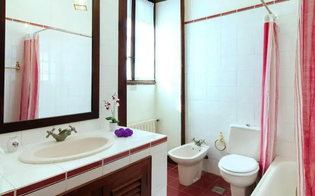 Luxurious Villa Oasis in Santa Brigida