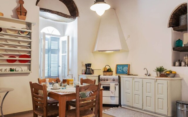 "Harmony" Apt in Stone Tower 1690 • Andros Island