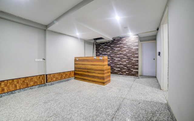 Oyo 28073 Shiva Residency