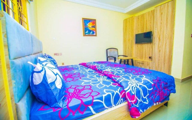MNS Resort Rayfied