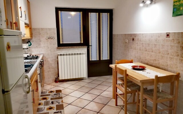 Rooms and Apartment Lea